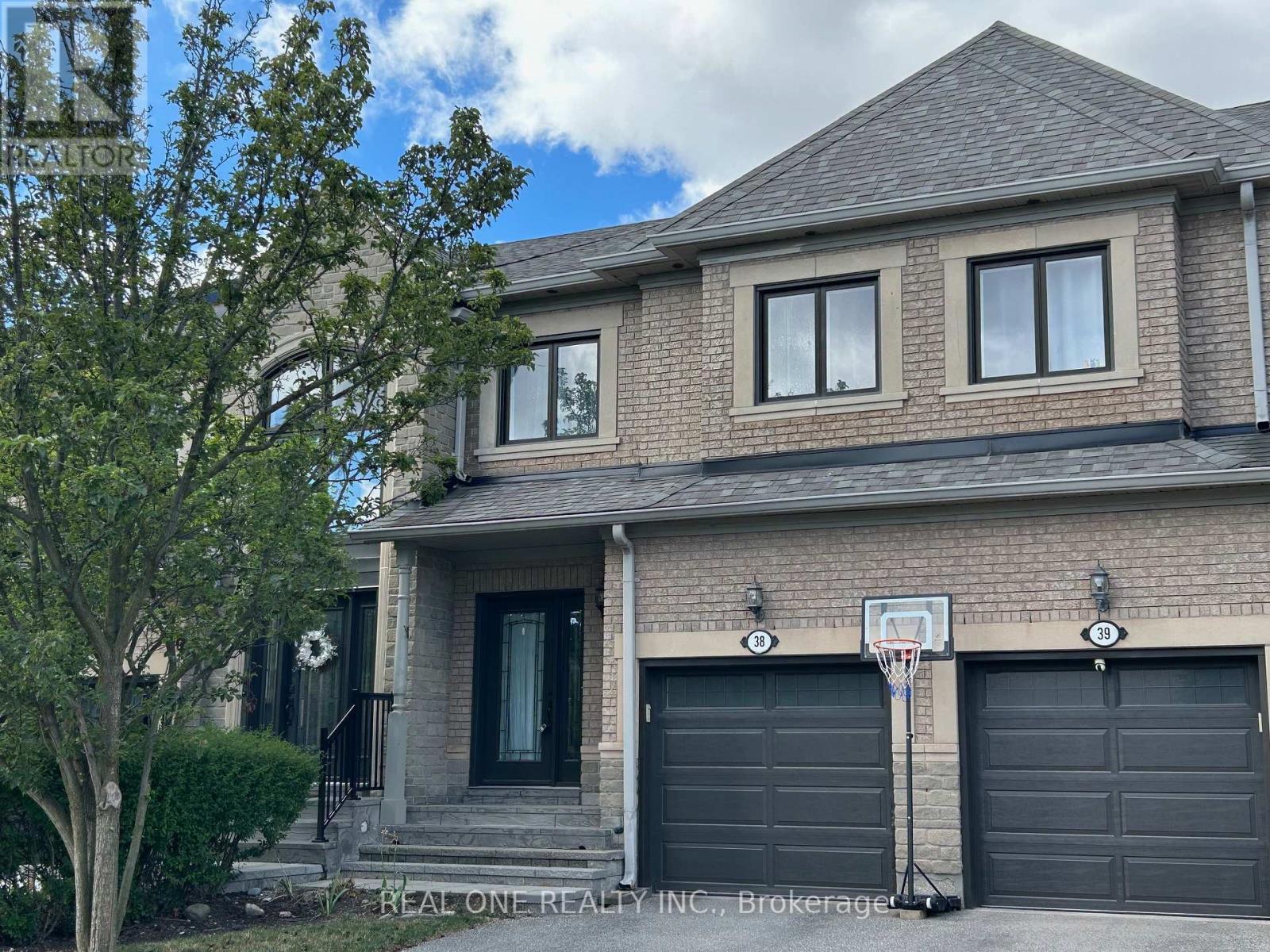 Photo 4 of 38 2250 Rockingham Drive, Oakville ON