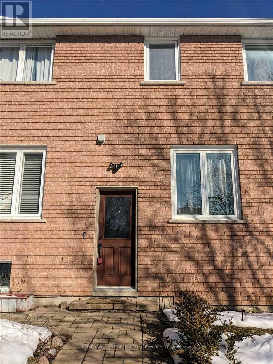 Photo 19 of Lower 132 Old Surrey Lane, Richmond Hill ON