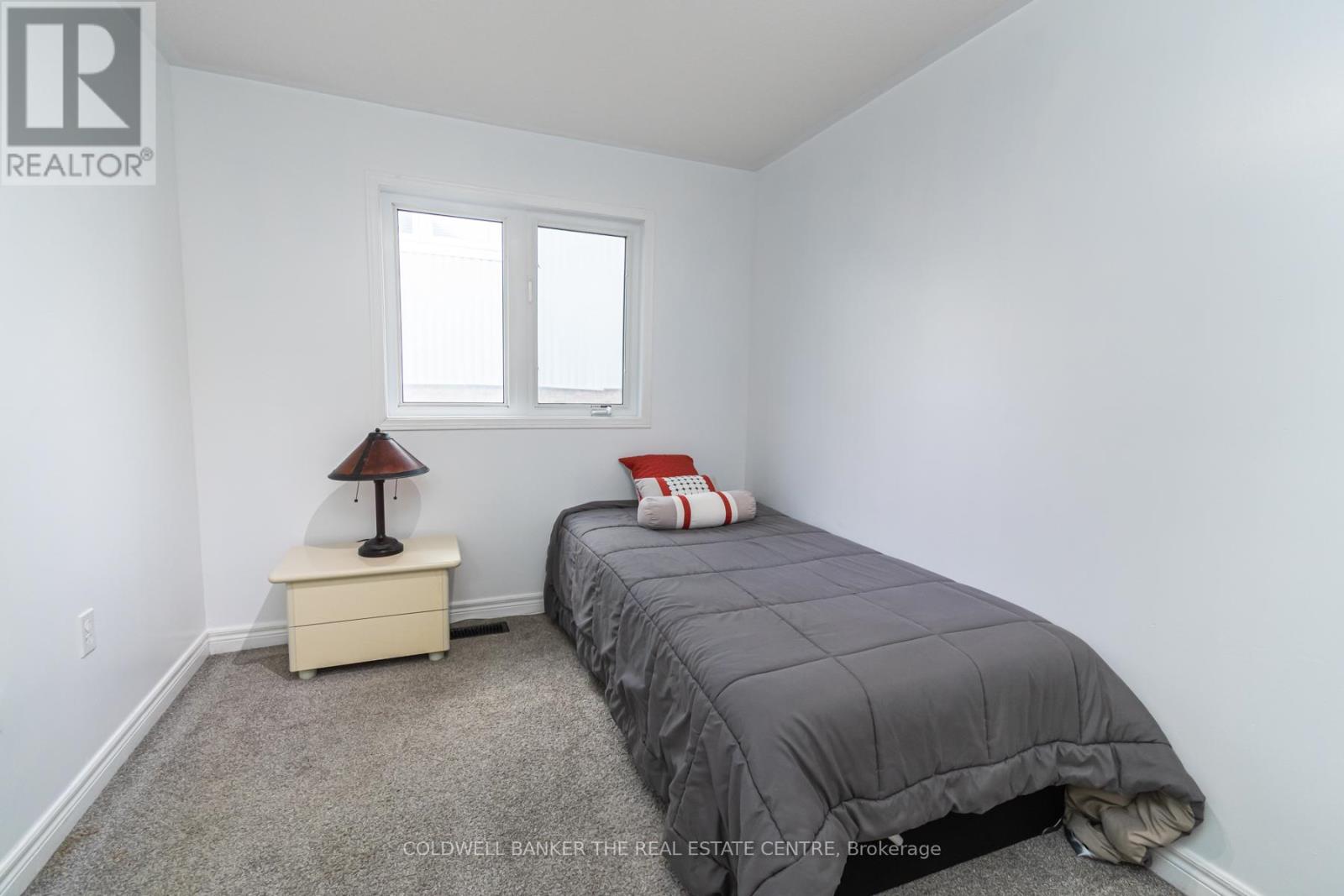 Photo 12 of 1128 Kell Street, Innisfil ON