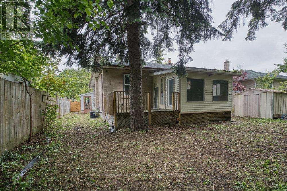 Photo 31 of 402 Centre Street E, Richmond Hill ON