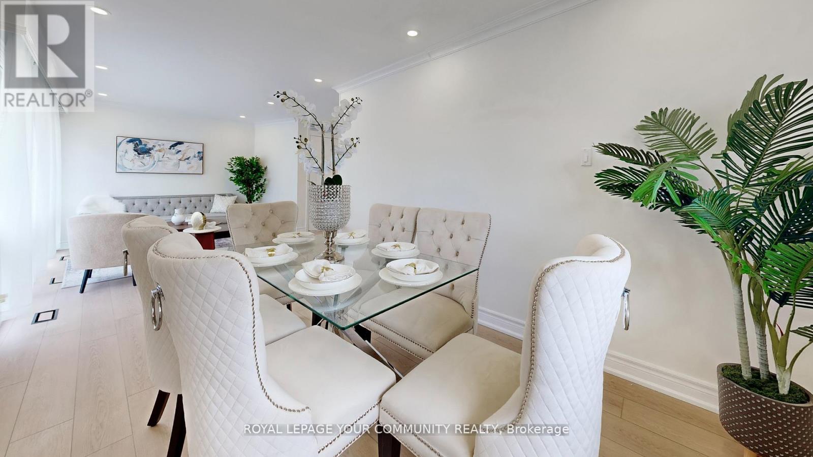 Photo 10 of 446 Lynett Crescent, Richmond Hill ON