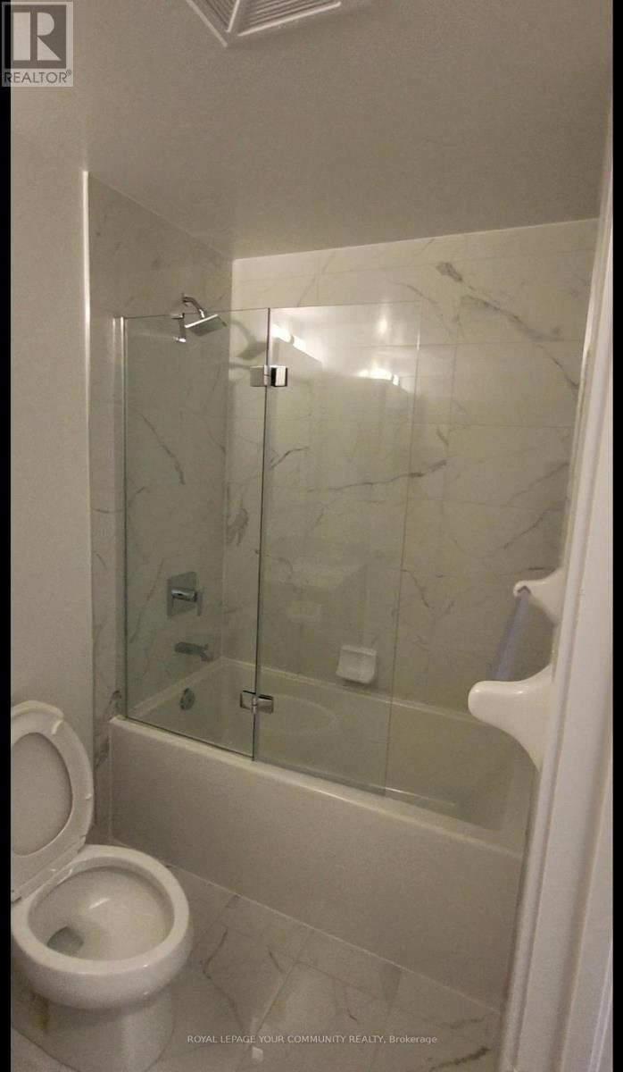 Photo 10 of 323 100 Eagle Rock Way, Vaughan ON