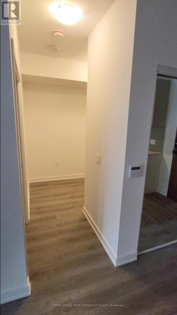 Photo 12 of 323 100 Eagle Rock Way, Vaughan ON