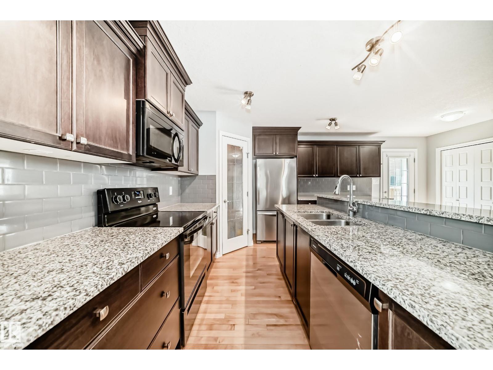 Photo 33 of 8920 218 St Nw, Edmonton AB