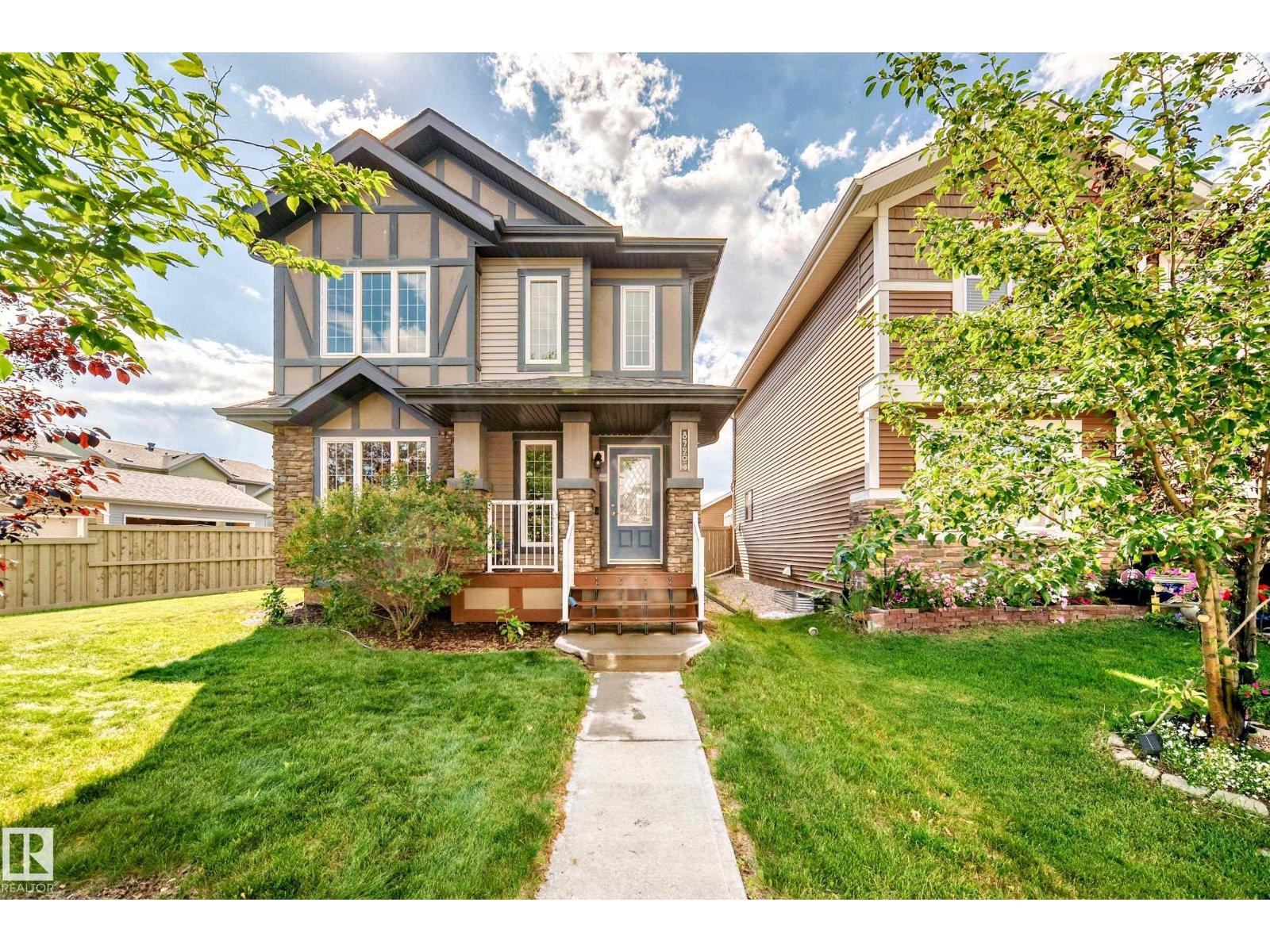 Photo 7 of 8920 218 St Nw, Edmonton AB