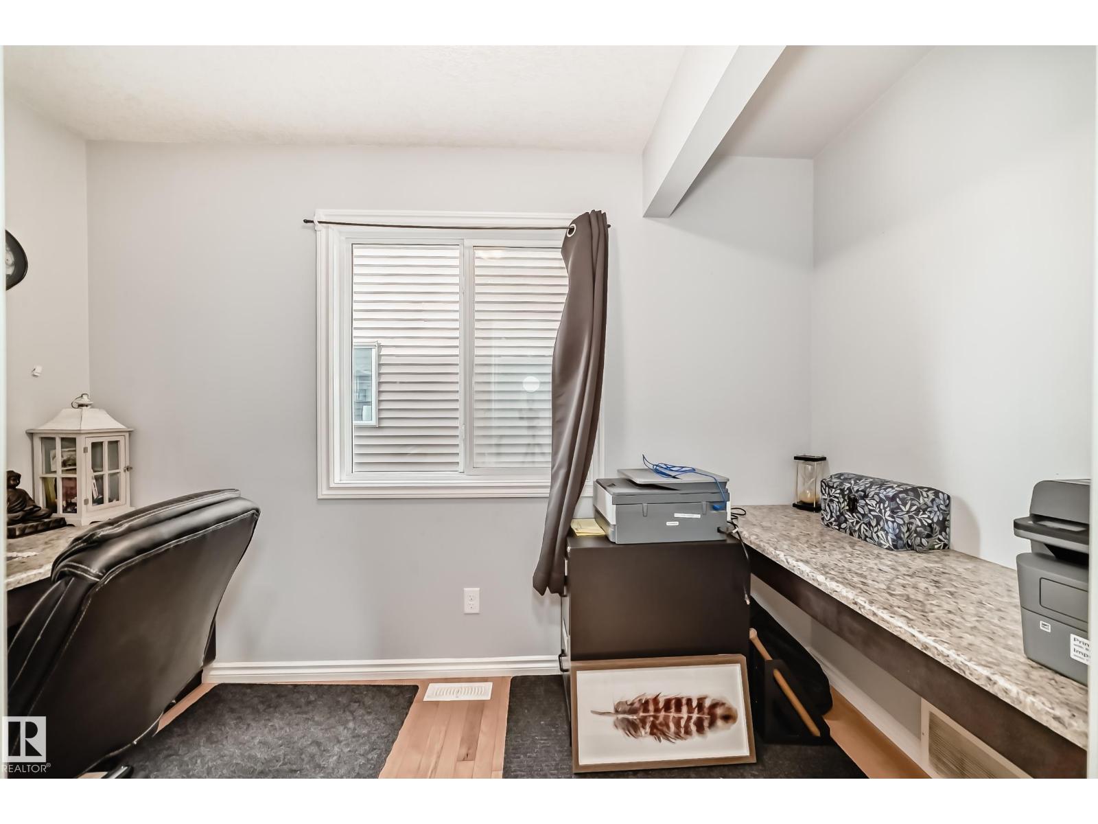 Photo 25 of 8920 218 St Nw, Edmonton AB
