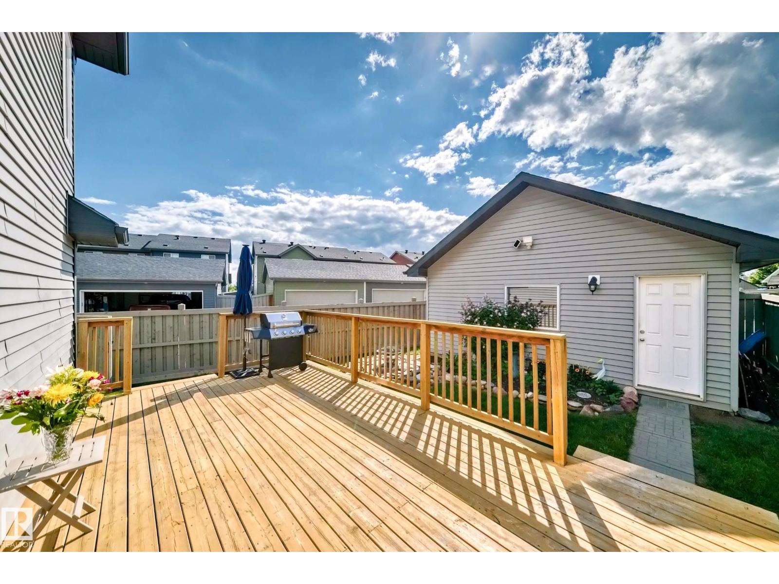 Photo 8 of 8920 218 St Nw, Edmonton AB