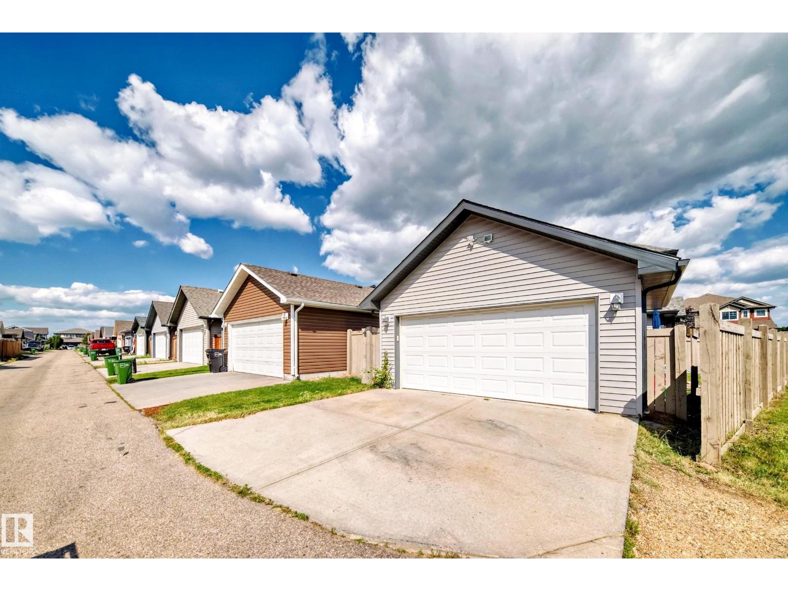 Photo 1 of 8920 218 St Nw, Edmonton AB