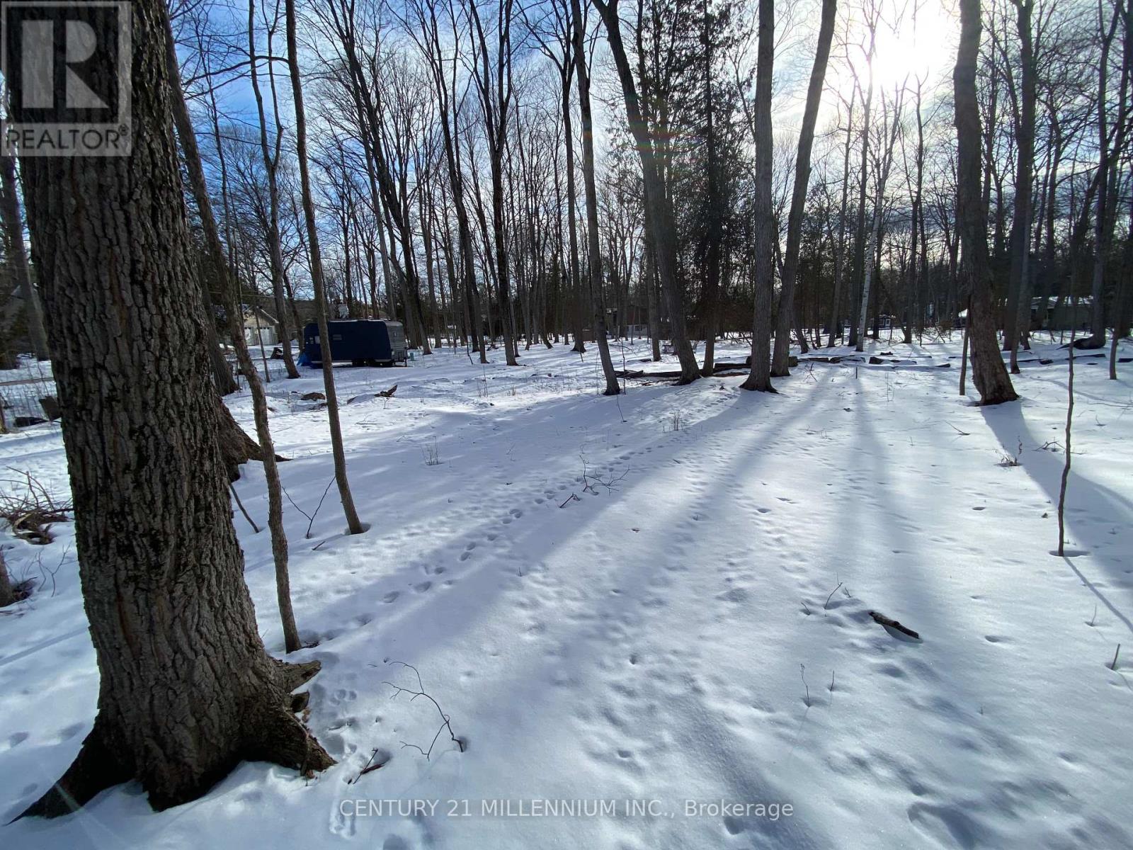 Photo 2 of 11 Knox Road E, Wasaga Beach ON