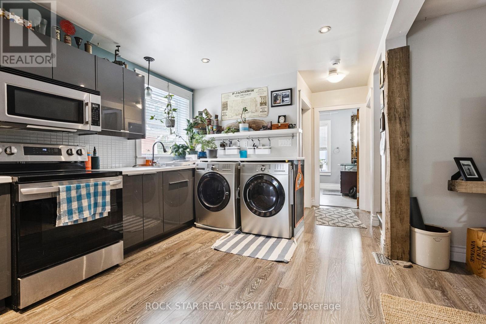 Photo 7 of 43 Eby Street S, Kitchener ON