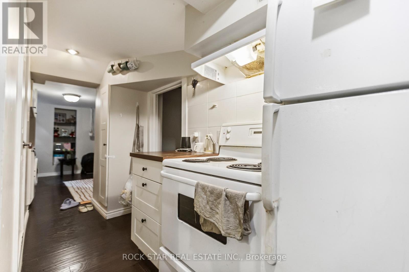 Photo 36 of 43 Eby Street S, Kitchener ON