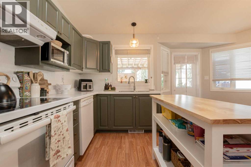 Photo 8 of 8130 106 A Street, Grande Prairie AB