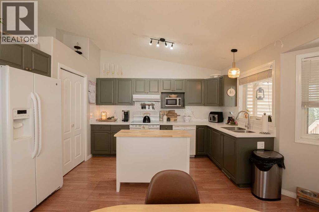 Photo 7 of 8130 106 A Street, Grande Prairie AB