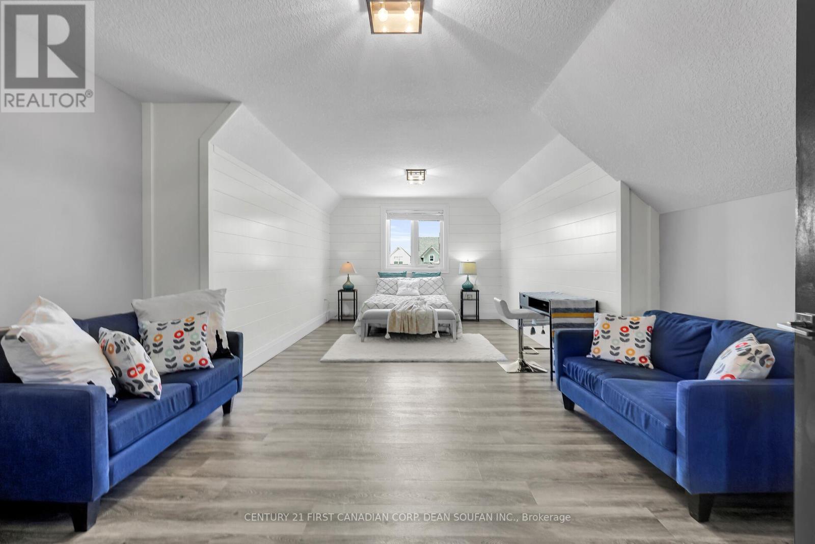 Photo 27 of 405 Darcy Drive, Strathroycaradoc ON