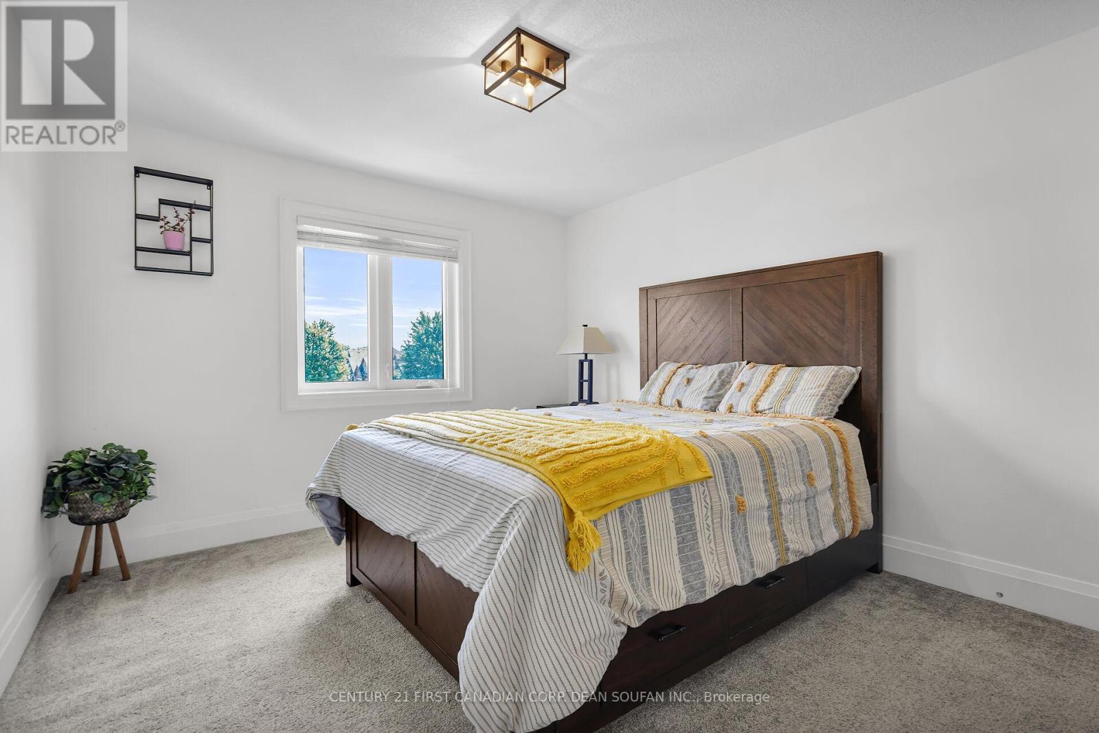 Photo 29 of 405 Darcy Drive, Strathroycaradoc ON