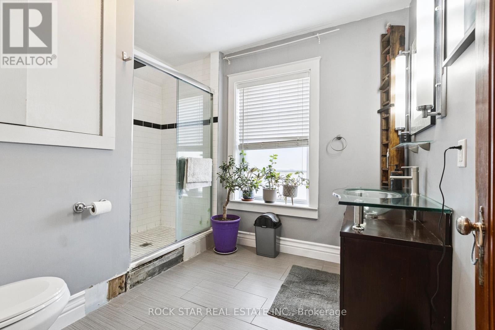 Photo 9 of 43 Eby Street S, Kitchener ON