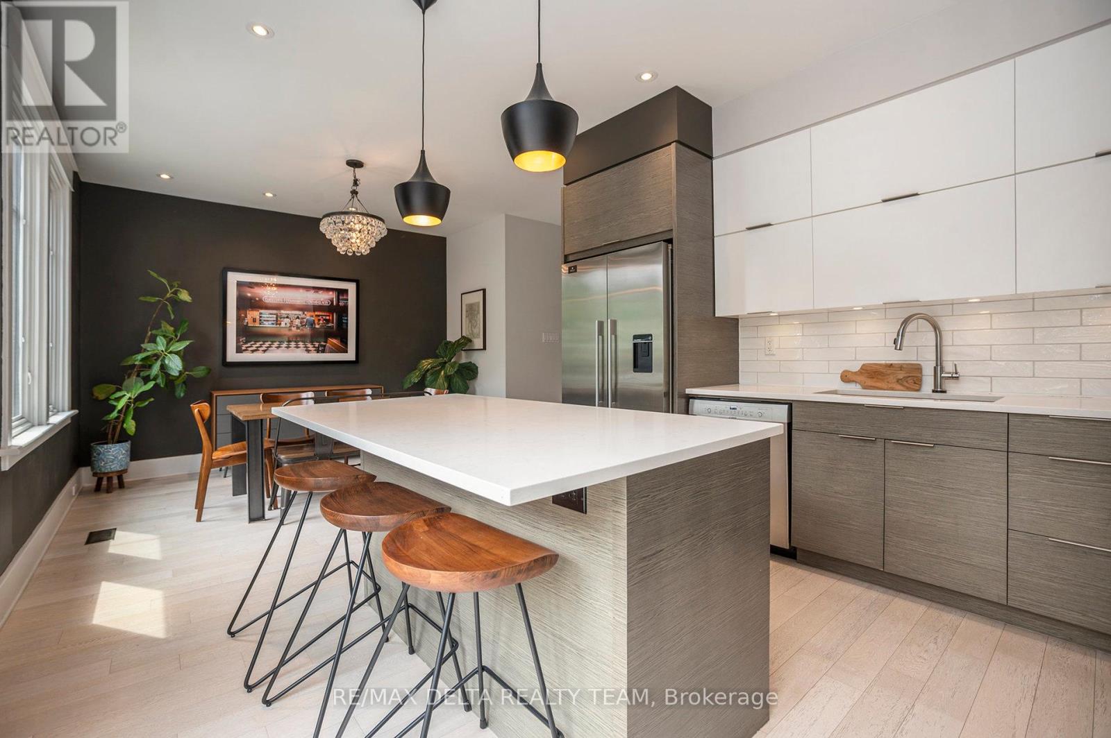 Photo 11 of 44 Renfrew Avenue, Ottawa ON