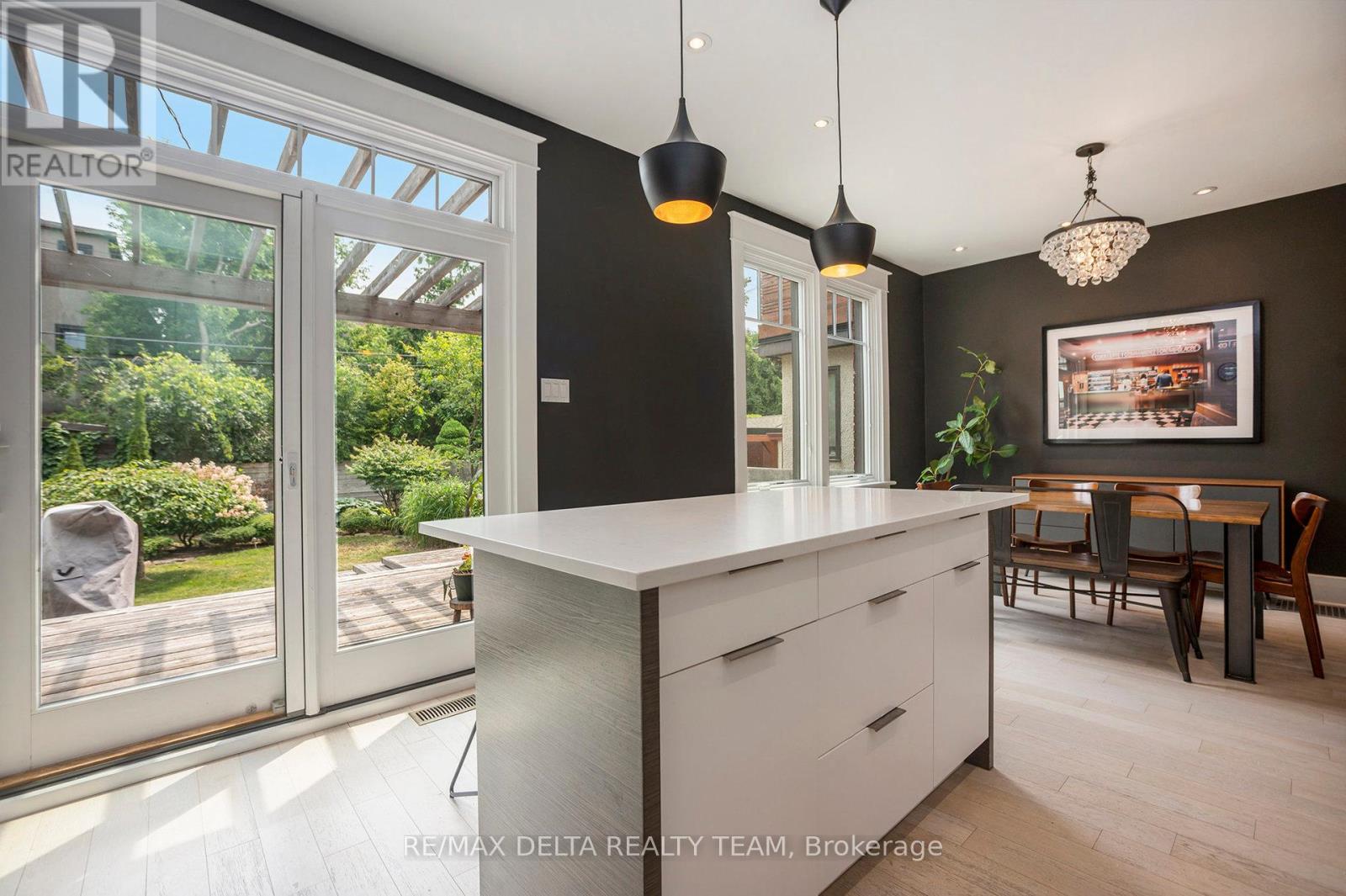Photo 12 of 44 Renfrew Avenue, Ottawa ON