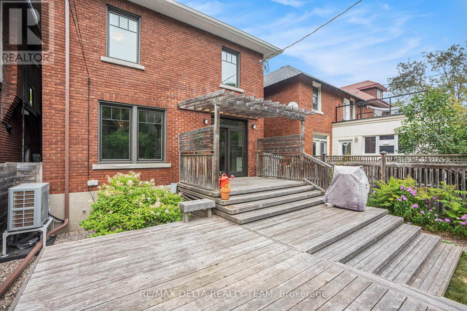 Photo 31 of 44 Renfrew Avenue, Ottawa ON