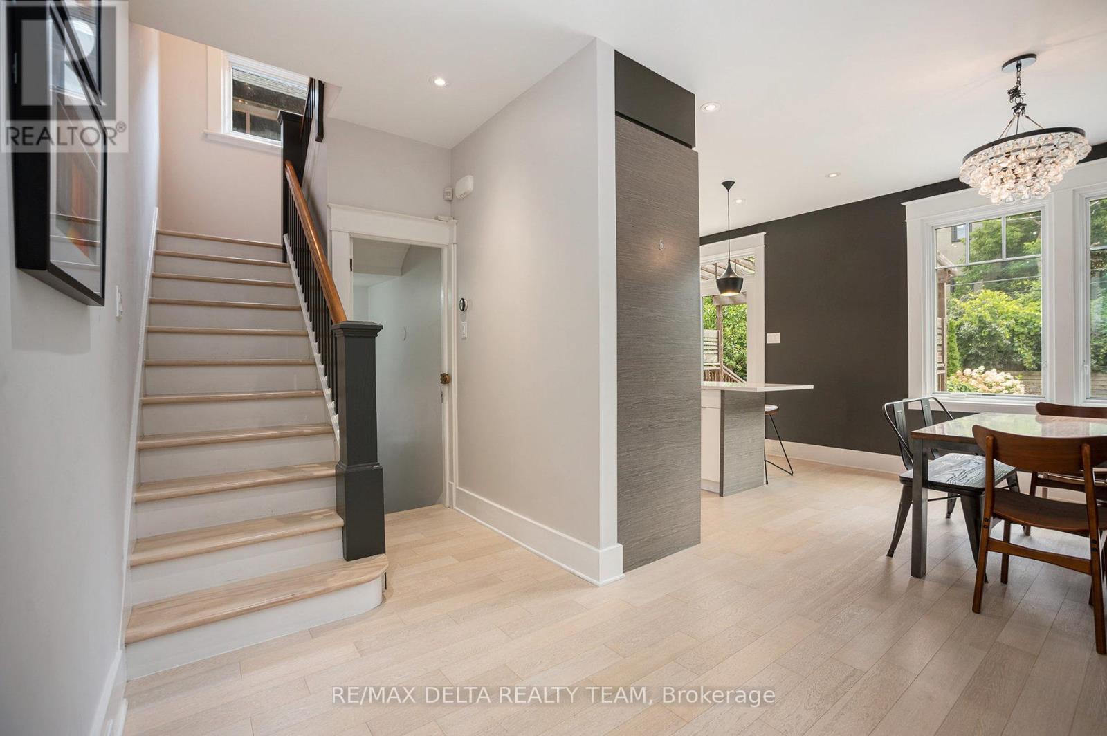 Photo 6 of 44 Renfrew Avenue, Ottawa ON