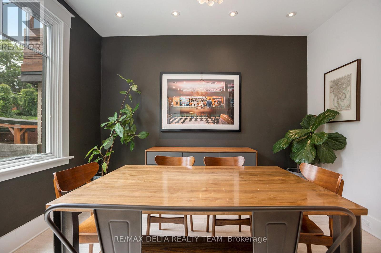 Photo 9 of 44 Renfrew Avenue, Ottawa ON