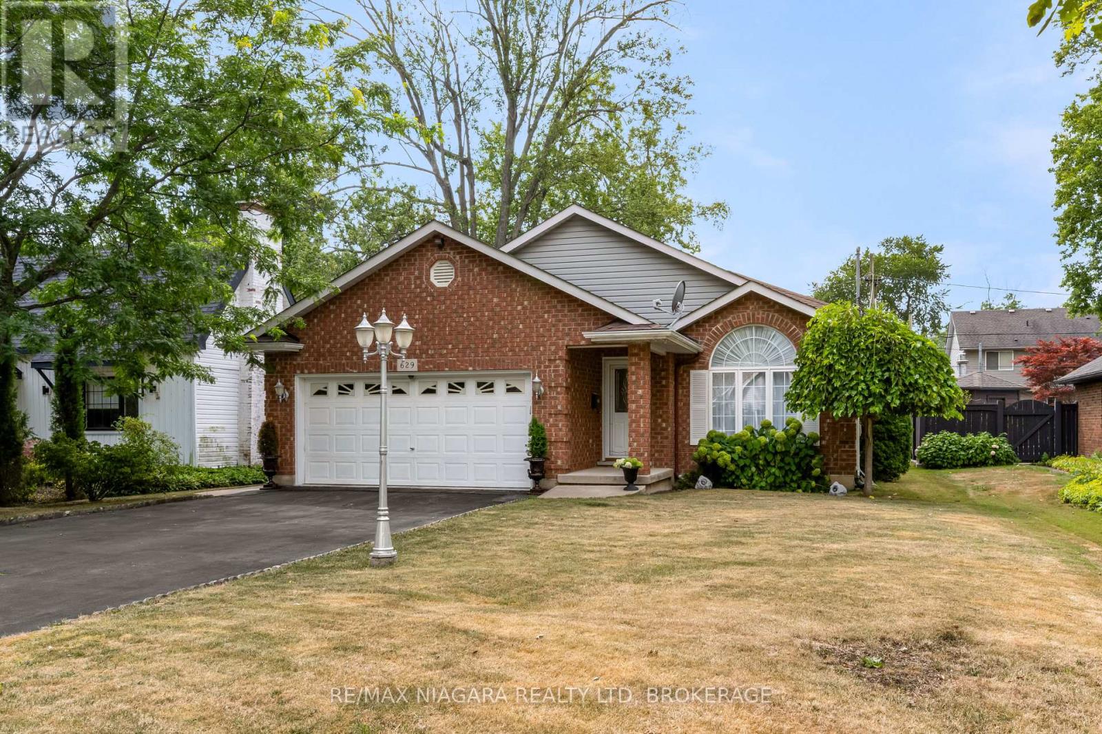 Photo 2 of 629 Daytona Drive, Fort Erie ON