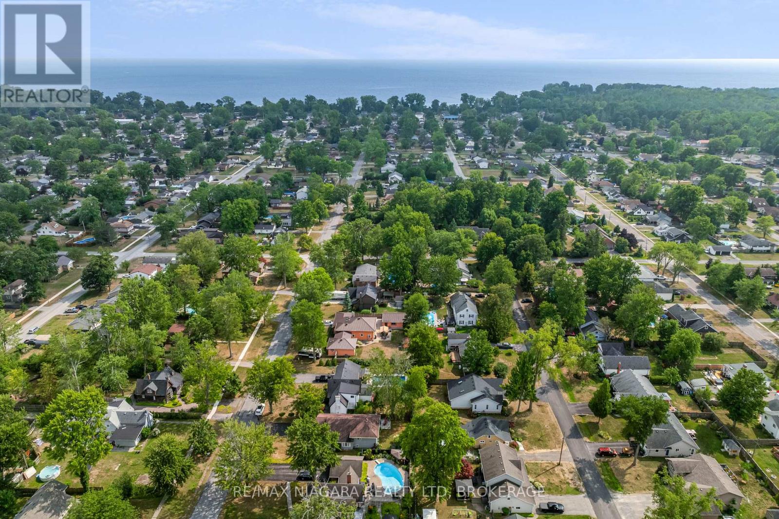 Photo 33 of 629 Daytona Drive, Fort Erie ON