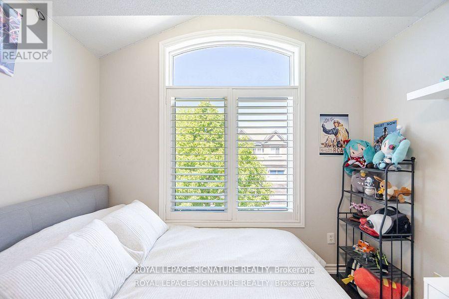 Photo 33 of 3059 Ferguson Drive, Burlington ON