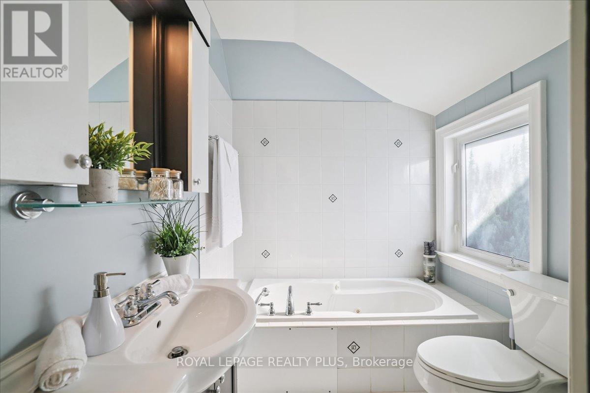 Photo 16 of 1048 Royal York Road, Toronto ON