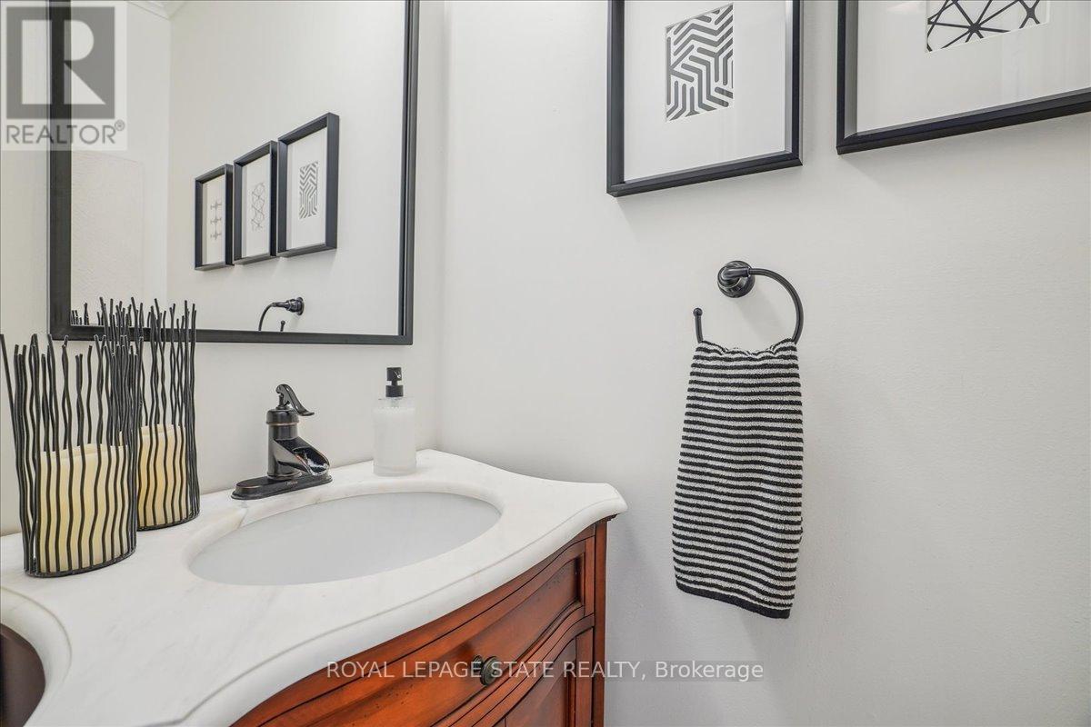 Photo 9 of 2328 Woodfield Road, Oakville ON