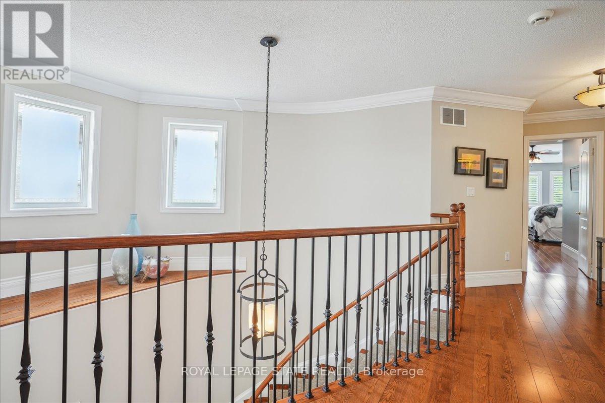 Photo 20 of 2328 Woodfield Road, Oakville ON