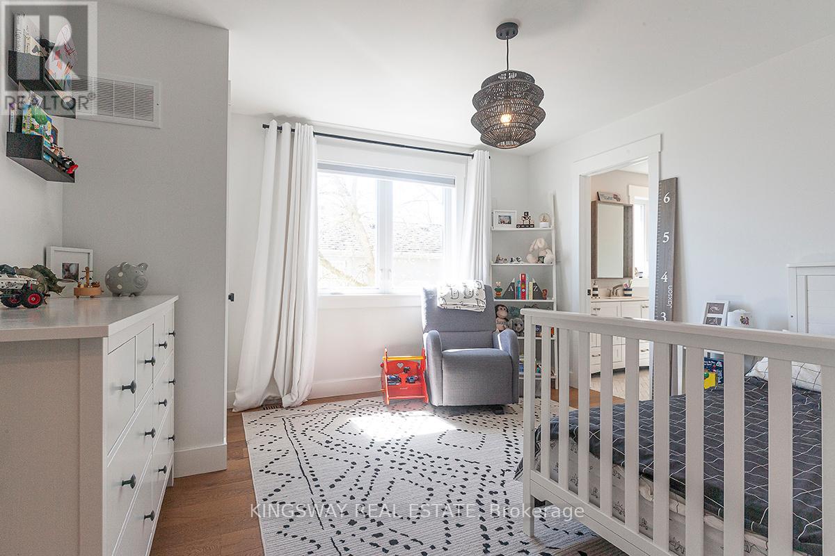 Photo 7 of 510 Richey Crescent, Mississauga ON