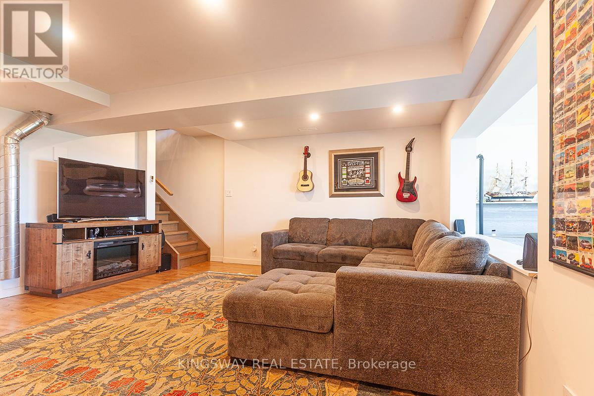 Photo 13 of 510 Richey Crescent, Mississauga ON