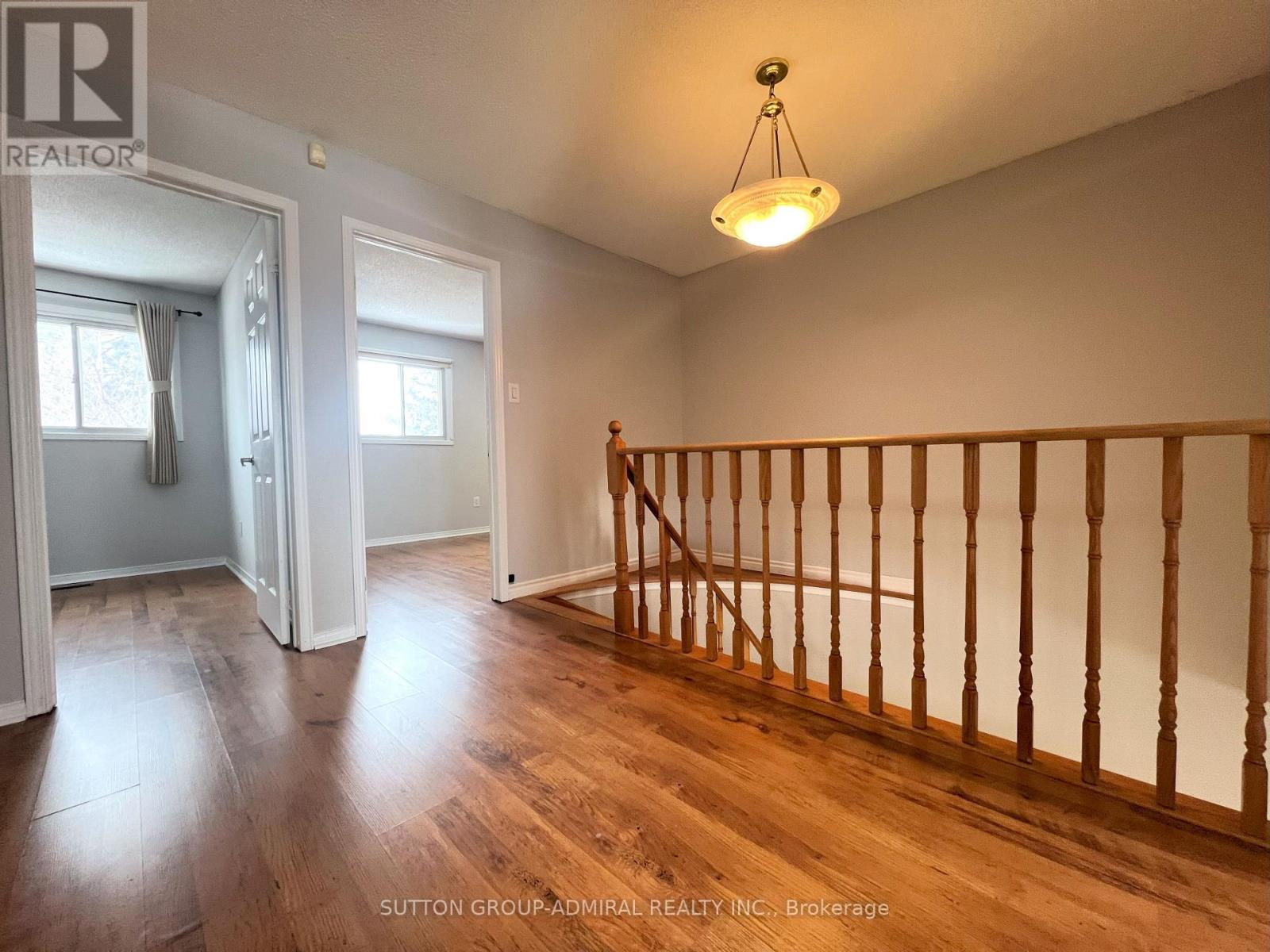 Photo 18 of 99 Castlehill Road, Brampton ON