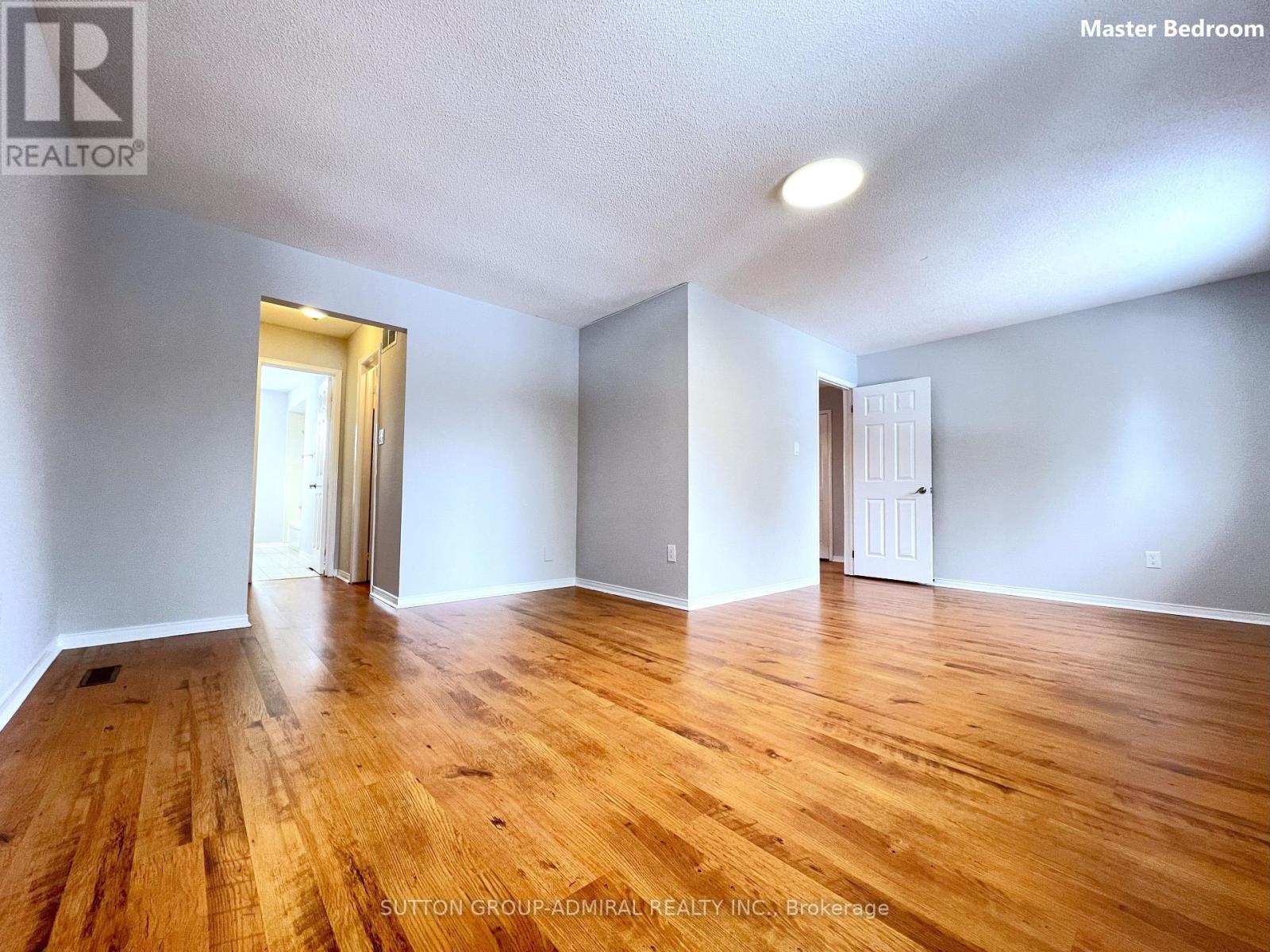 Photo 20 of 99 Castlehill Road, Brampton ON