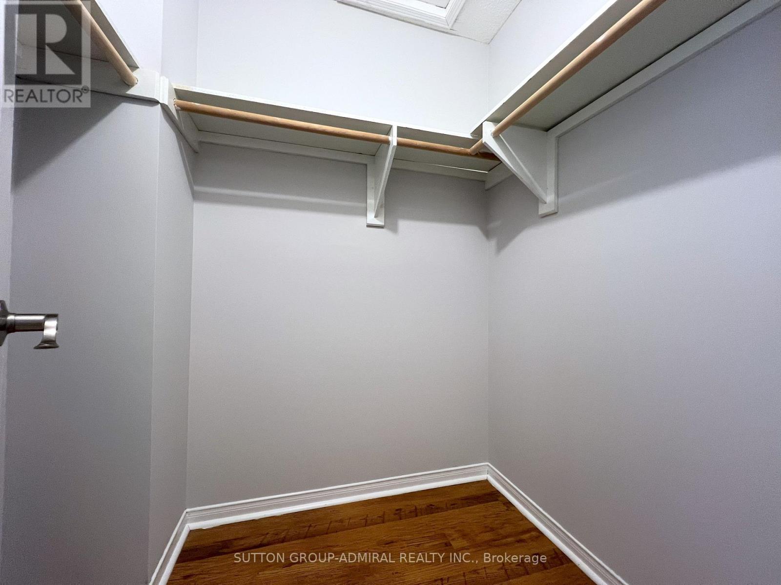 Photo 22 of 99 Castlehill Road, Brampton ON