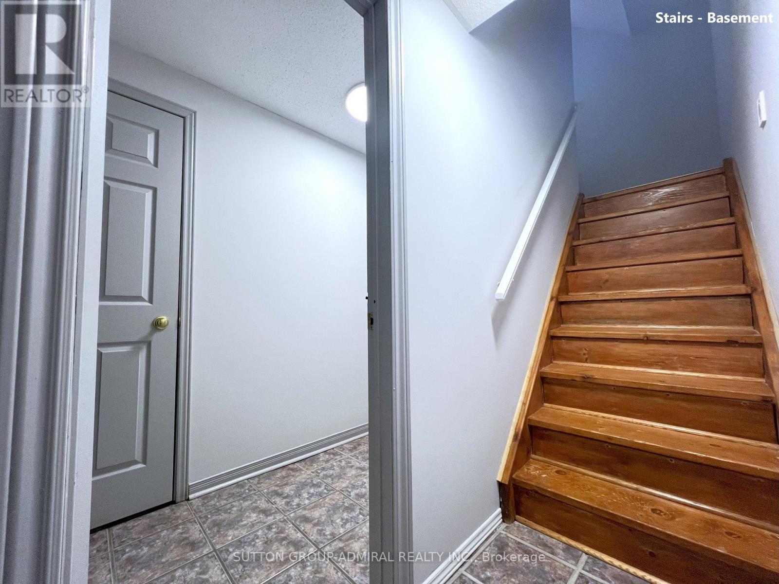 Photo 37 of 99 Castlehill Road, Brampton ON