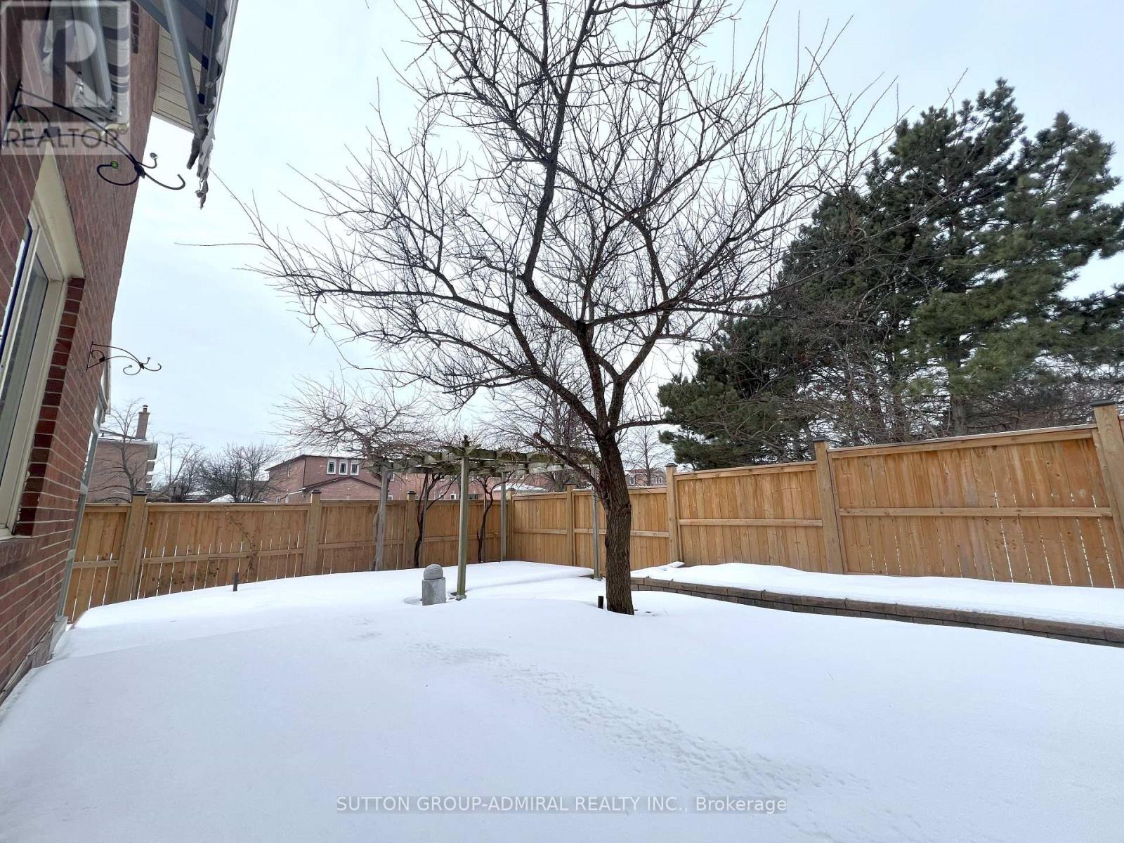 Photo 50 of 99 Castlehill Road, Brampton ON