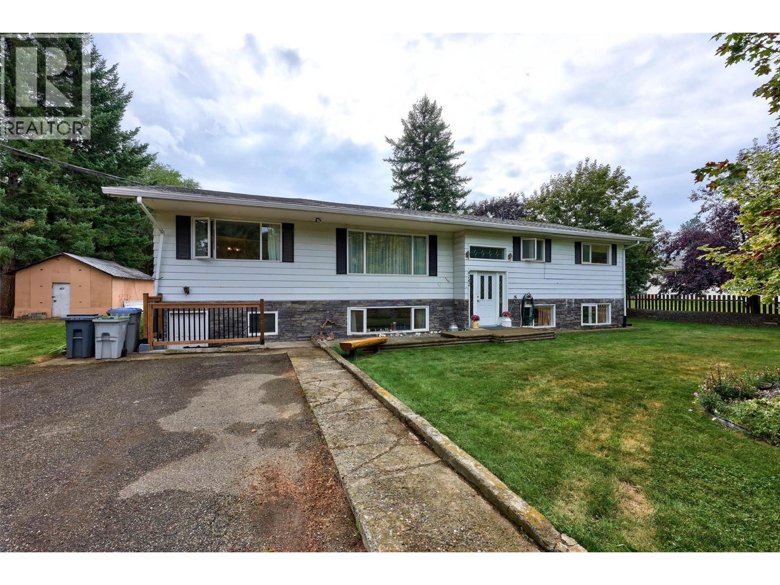 Photo 2 of 4742 Aspen Park Drive, Kamloops BC