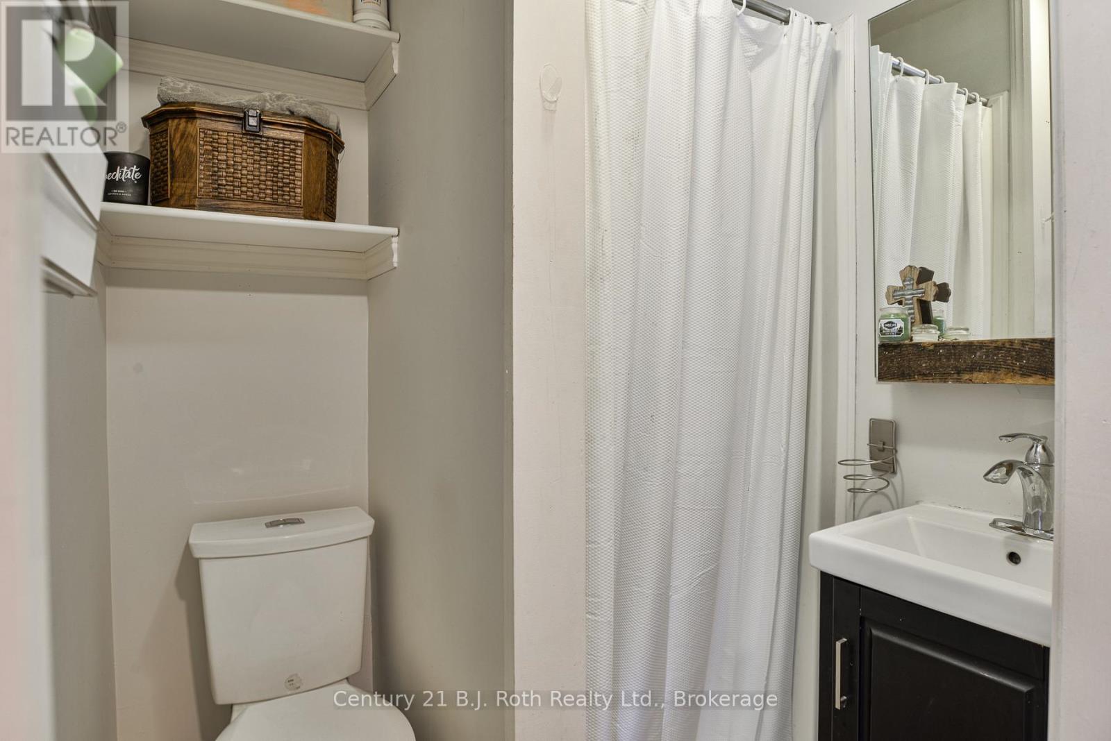 Photo 13 of 103 Albert Street S, Orillia ON