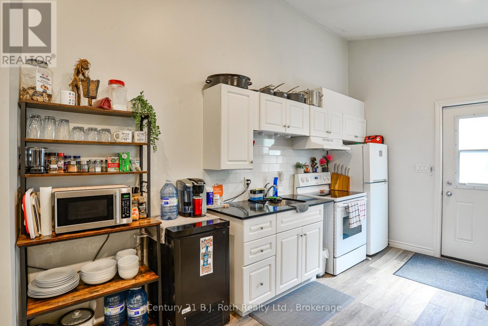 Photo 14 of 103 Albert Street S, Orillia ON