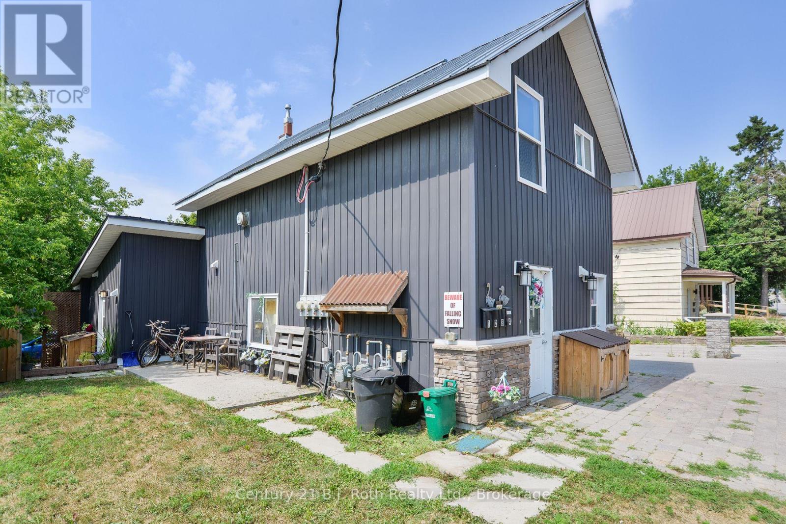 Photo 3 of 103 Albert Street S, Orillia ON