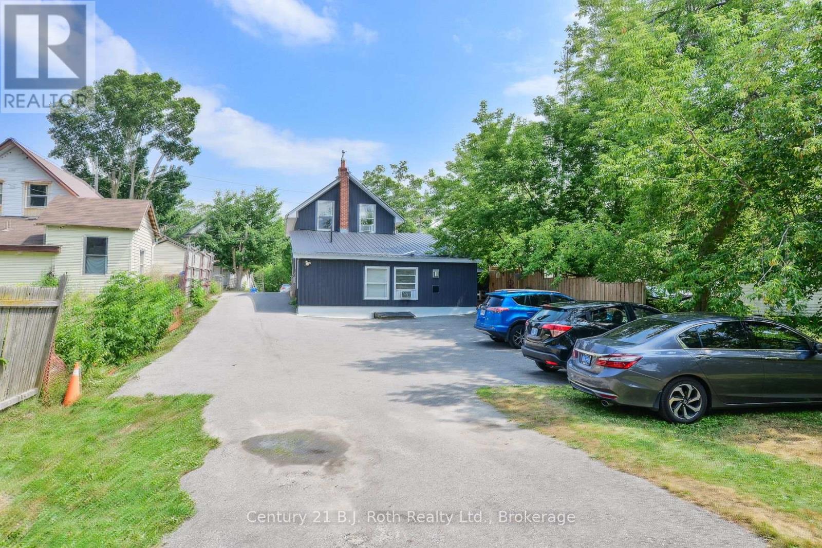 Photo 6 of 103 Albert Street S, Orillia ON