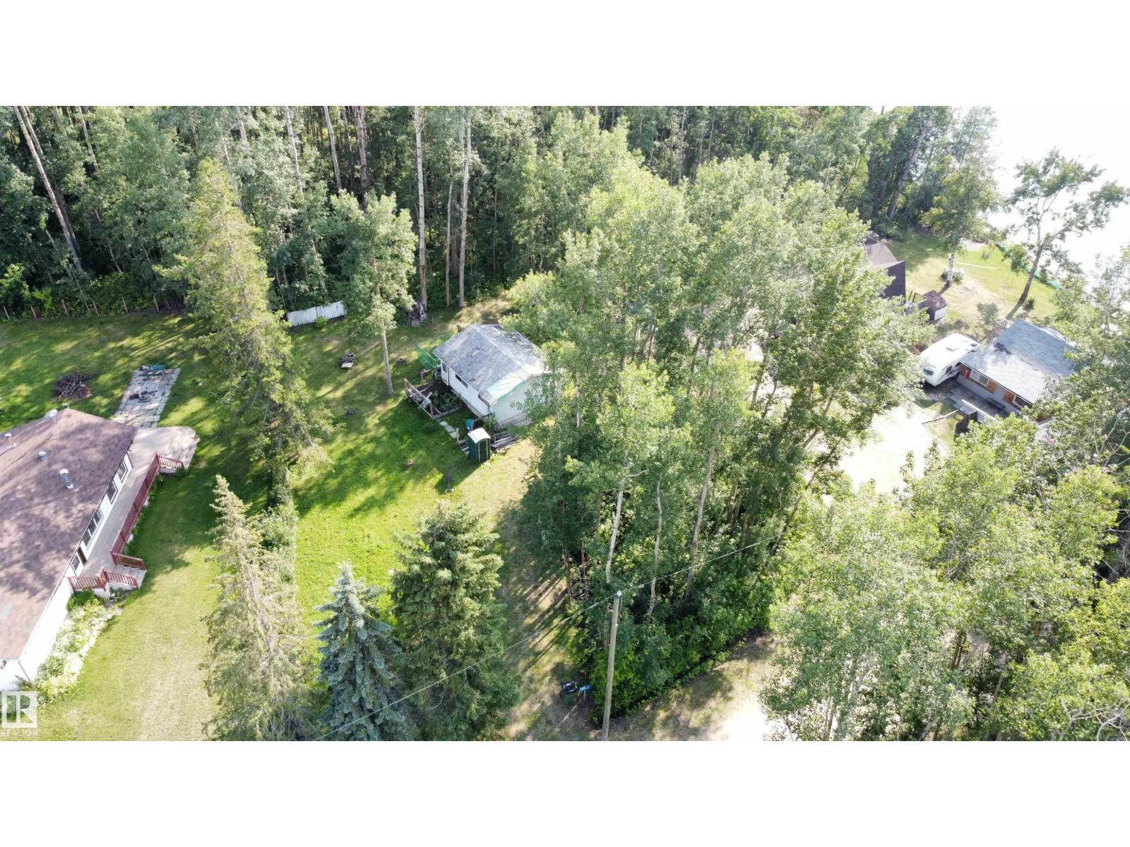 Photo 6 of 7 8 Spruce Cr, Rural Lac Ste Anne County AB