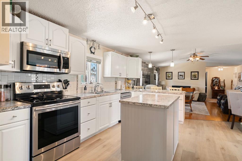 Single Family House Mobile Home for Sale in  Burroughs Place NE Monterey Park Calgary 