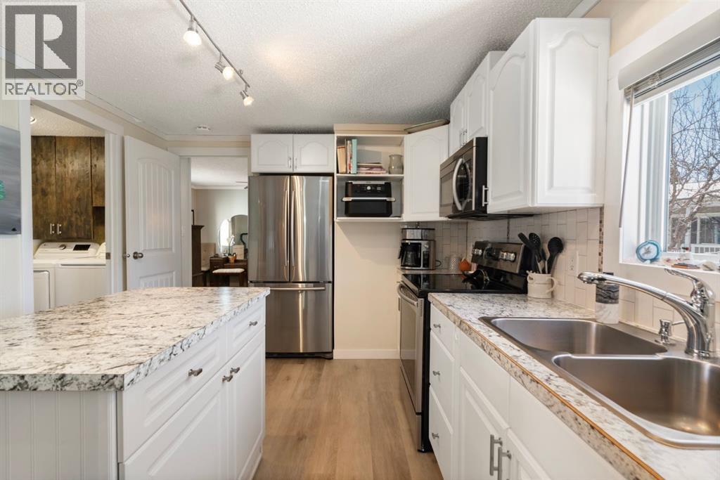 Single Family House Mobile Home for Sale in  Burroughs Place NE Monterey Park Calgary 