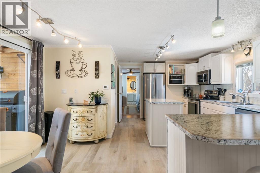 Single Family House Mobile Home for Sale in  Burroughs Place NE Monterey Park Calgary 