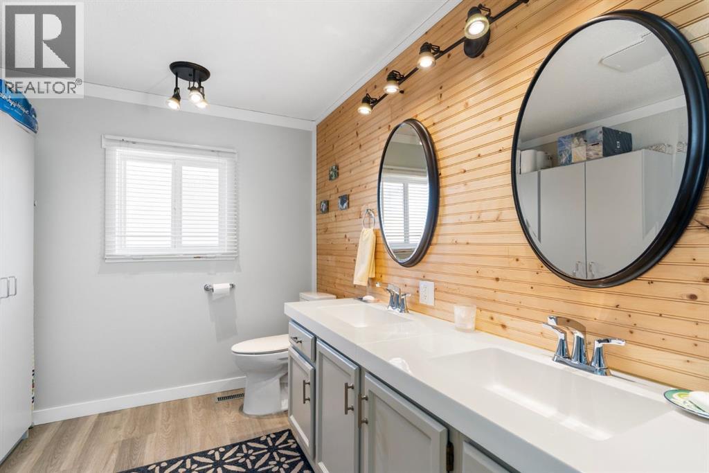 Single Family House Mobile Home for Sale in  Burroughs Place NE Monterey Park Calgary 