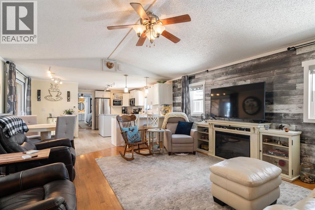 Single Family House Mobile Home for Sale in  Burroughs Place NE Monterey Park Calgary 