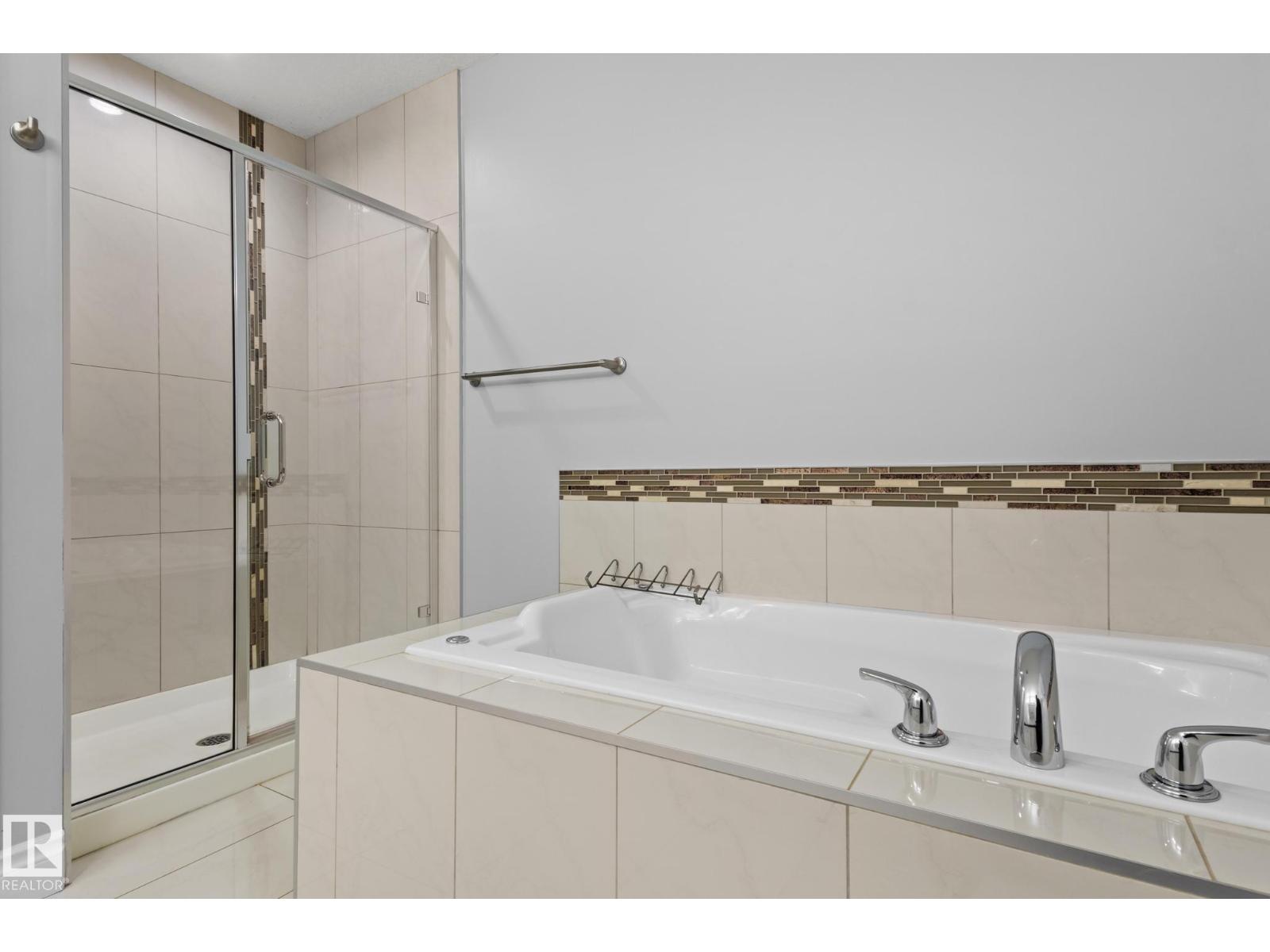Photo 27 of 4648 Charles Wy Sw, Edmonton AB
